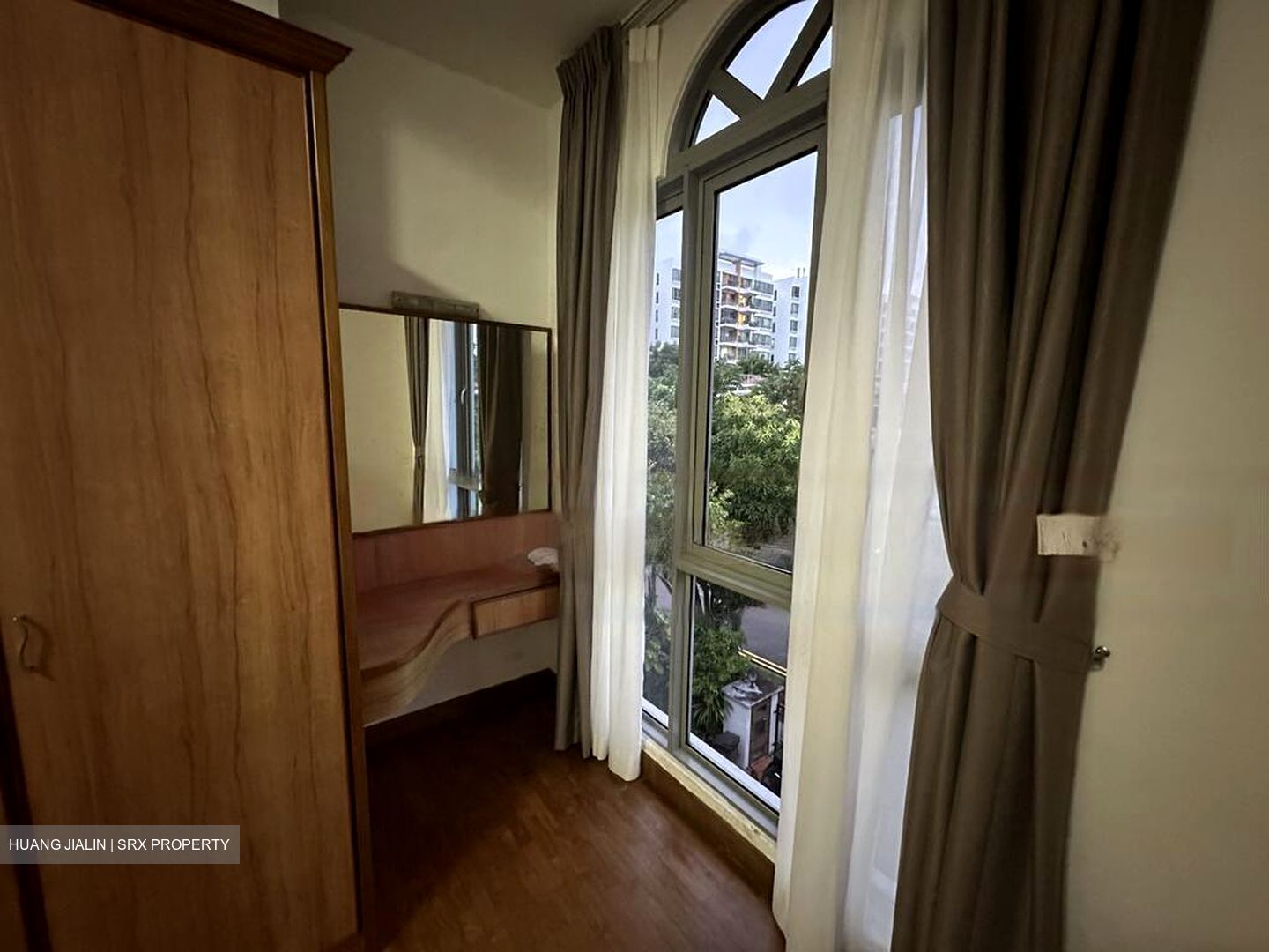 Dmanor (D16), Terrace #476766011